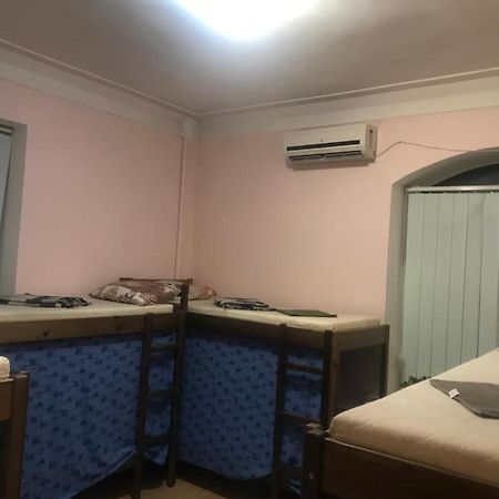 Ararat-Holosiivskyi Hostel 基輔 外观 照片