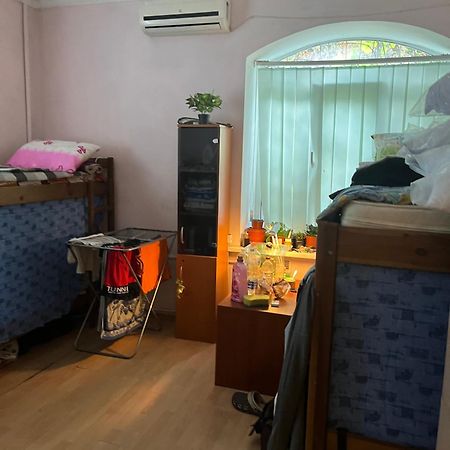 Ararat-Holosiivskyi Hostel 基輔 外观 照片