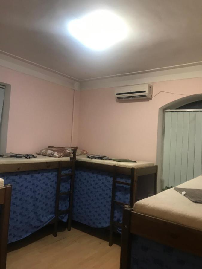 Ararat-Holosiivskyi Hostel 基輔 外观 照片