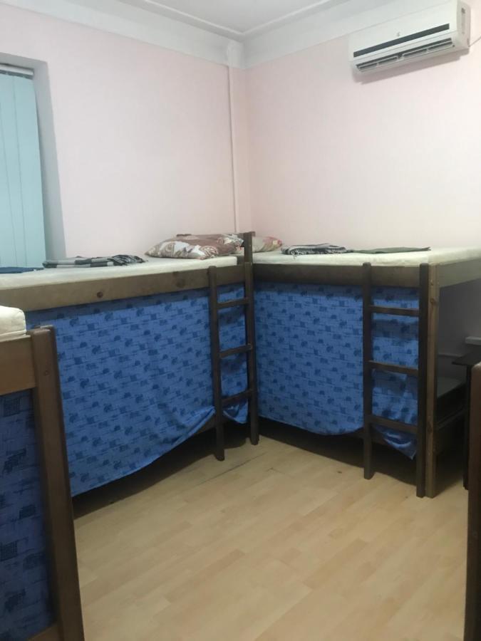 Ararat-Holosiivskyi Hostel 基輔 外观 照片